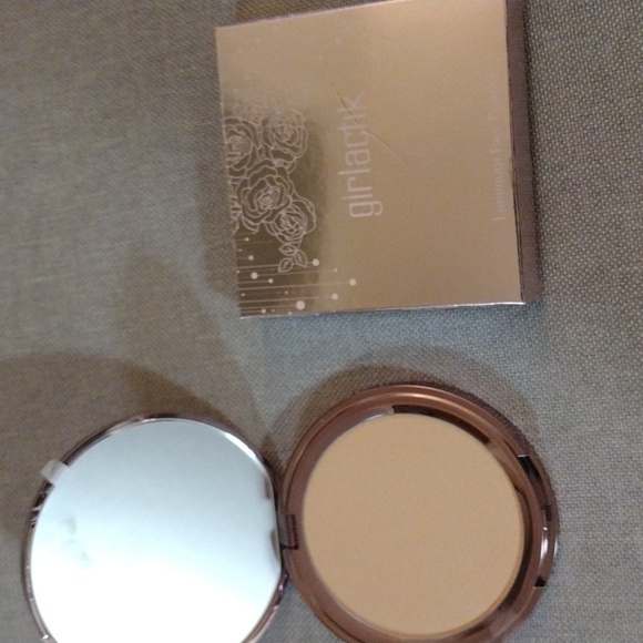 Rose Gold Compact Mirror - Picture 2 of 4